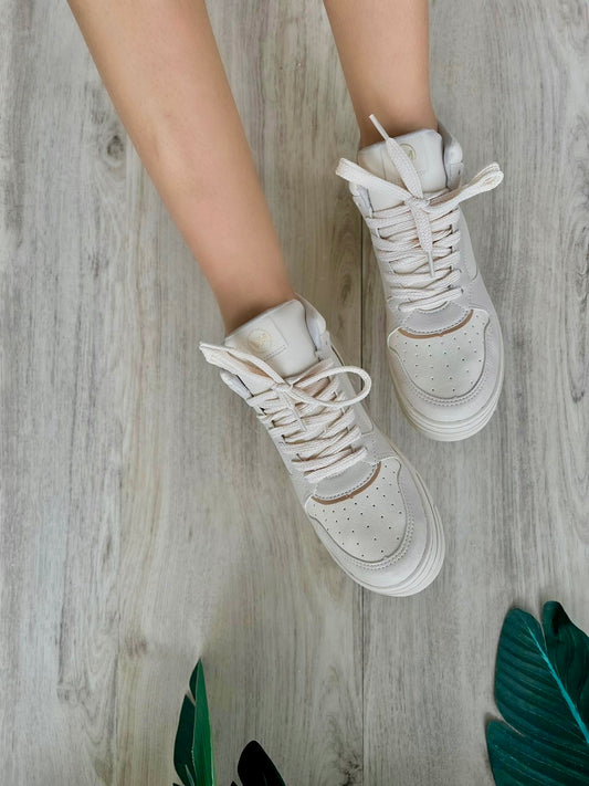 2602-03 - Size 4,5,10 - Stela The Shoetique