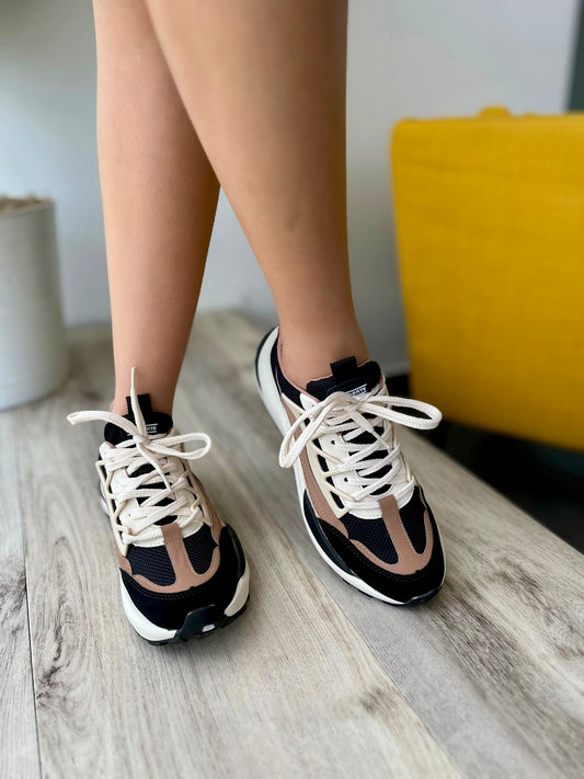 Camelia Sneaker- size 5 - Stela The Shoetique