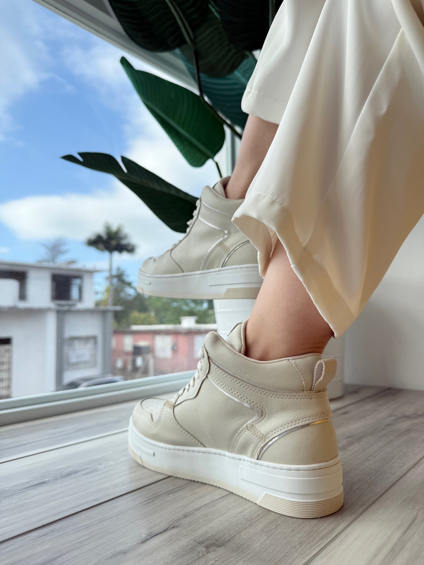 Solen Boot- 4,5,10 - Stela The Shoetique