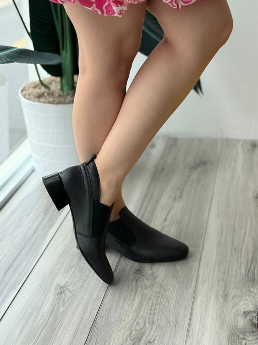 Liora black boot - Stela The Shoetique