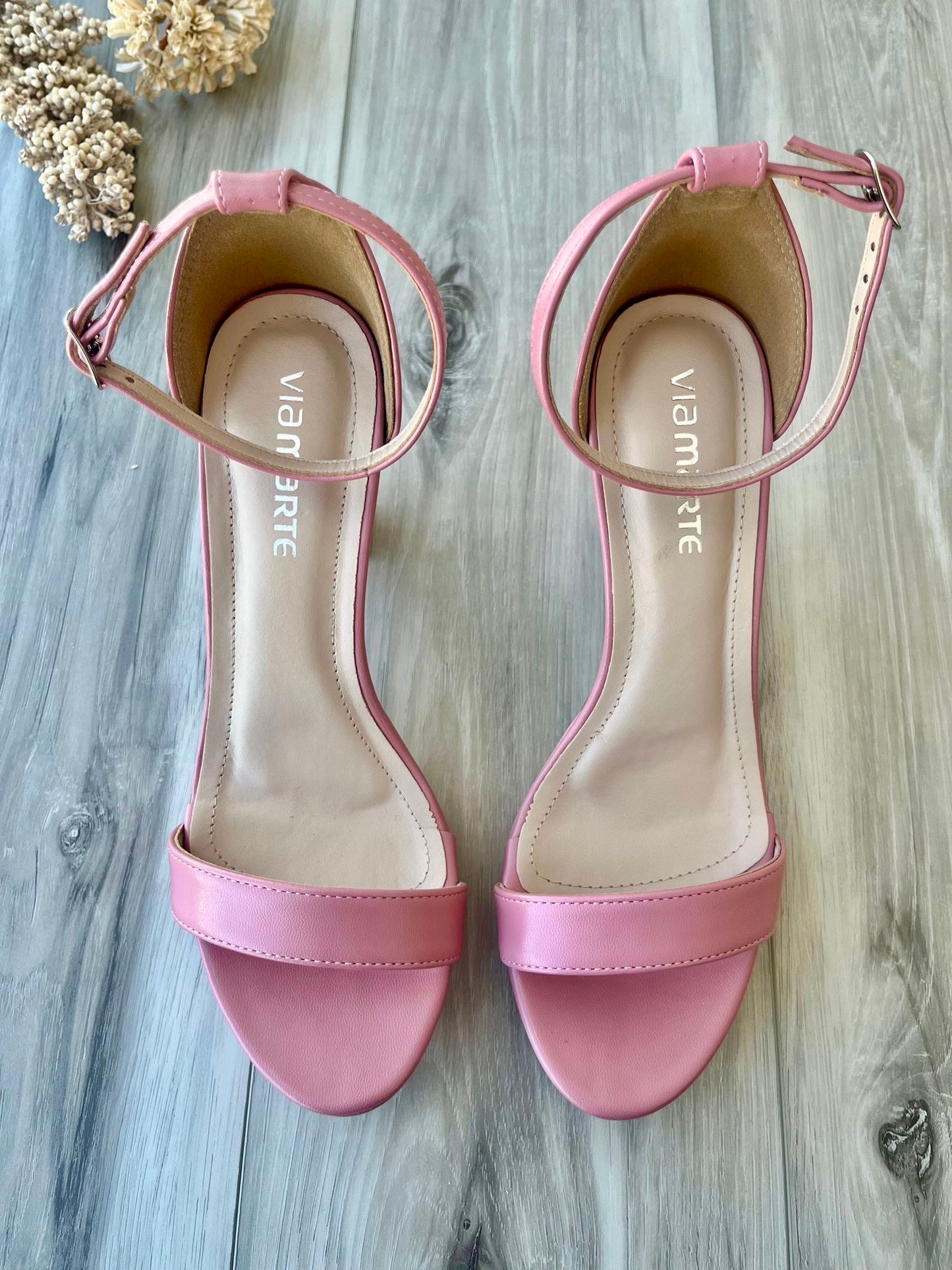 17205-01 - Size 10 - Stela The Shoetique