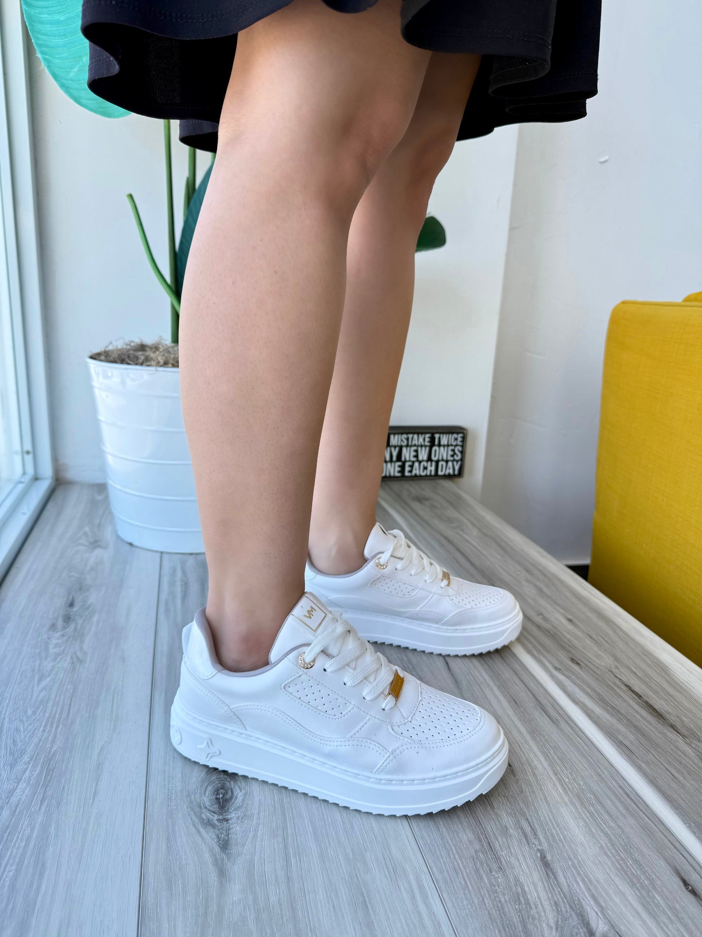 Daniela white sneaker - Stela The Shoetique