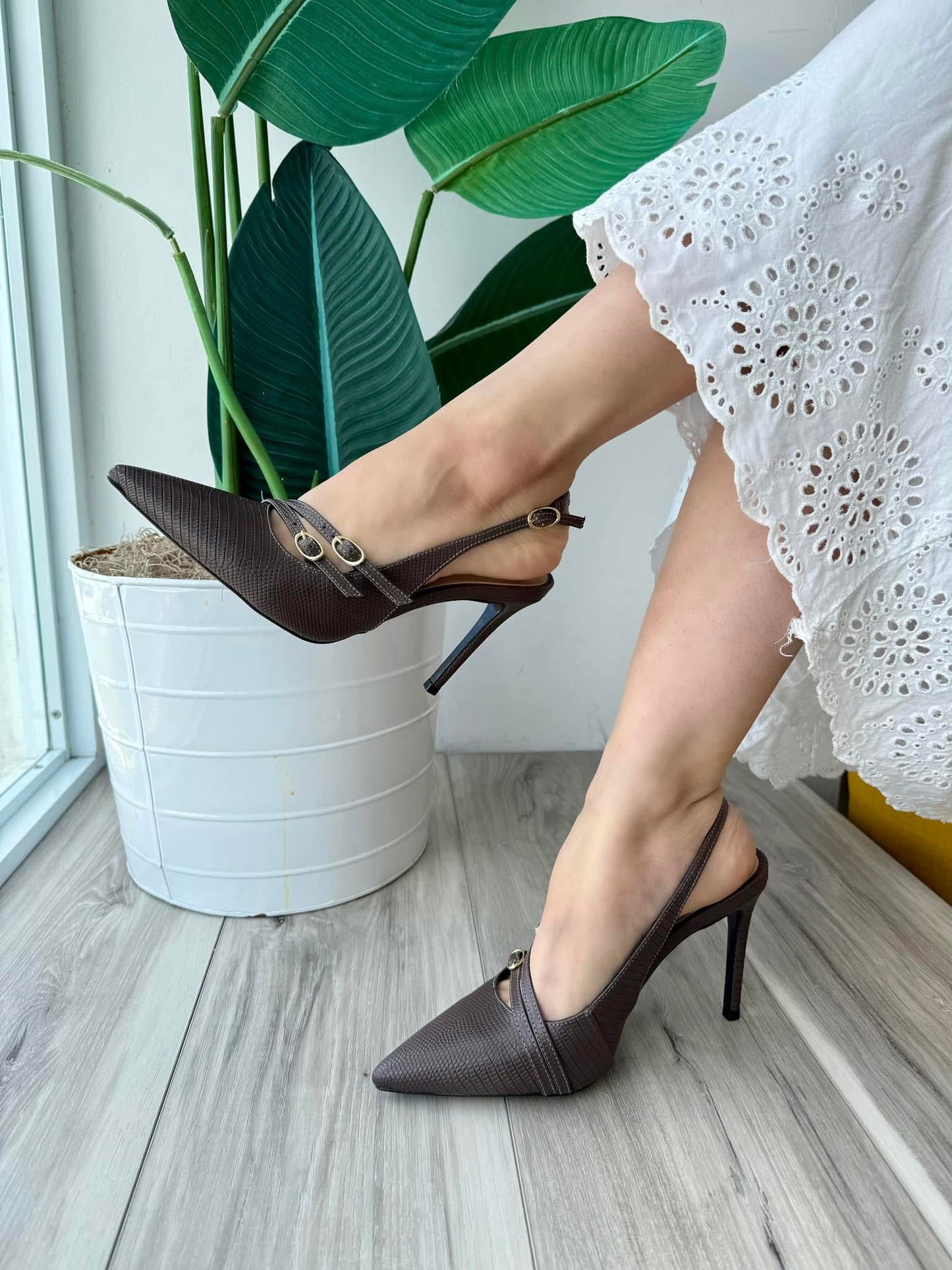 Cecilia brown heel 7