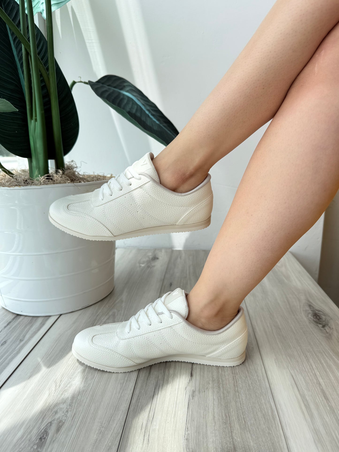 Julian white - Stela The Shoetique