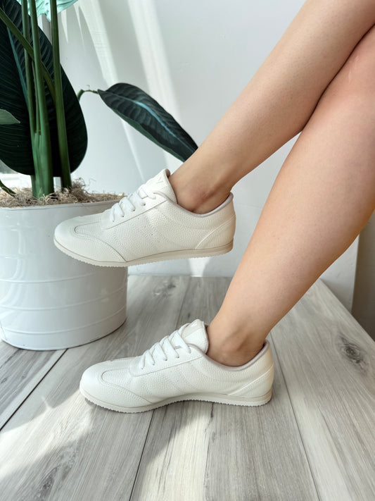 Julian white - Stela The Shoetique