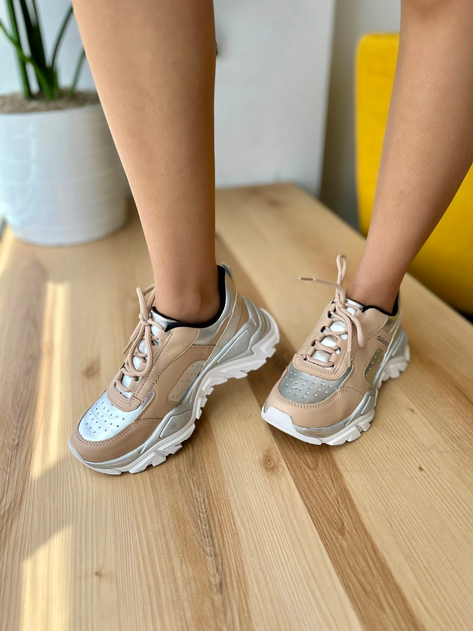 Darian Sneaker- 5,6,7 - Stela The Shoetique