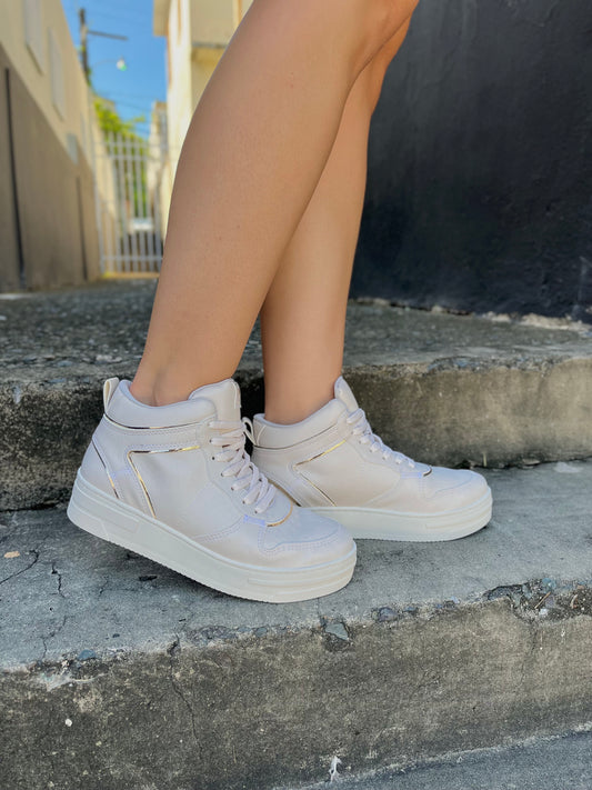 Stacy Boot- 4,5,10 - Stela The Shoetique