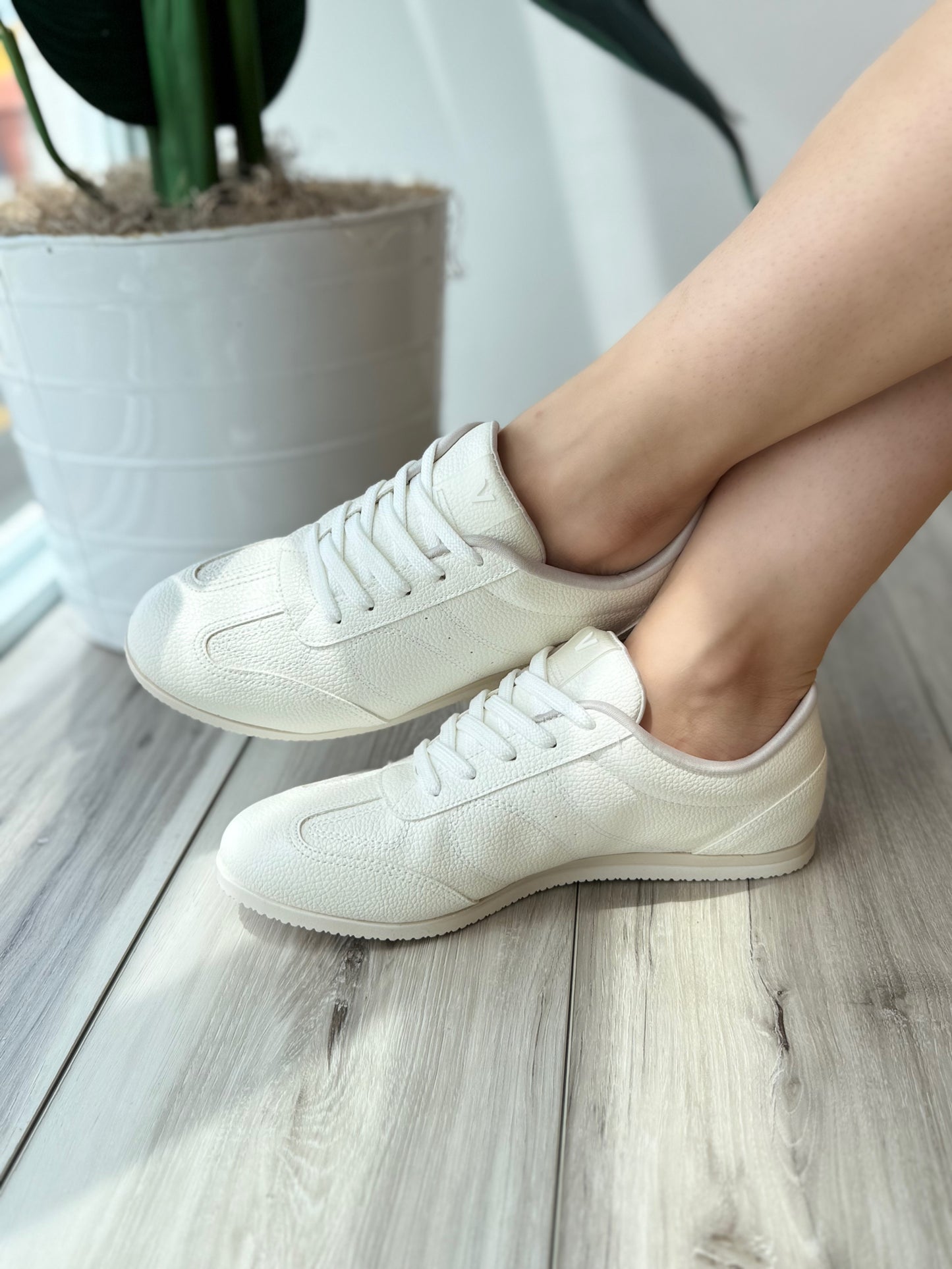 Julian white - Stela The Shoetique