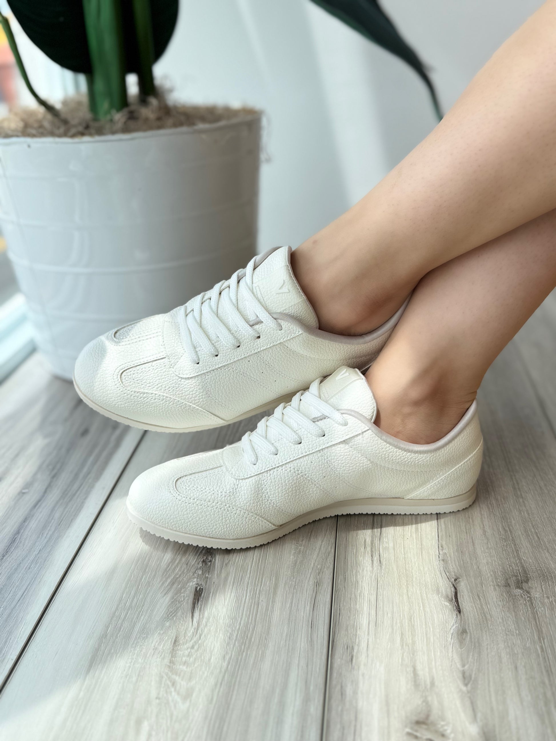 Julian white - Stela The Shoetique