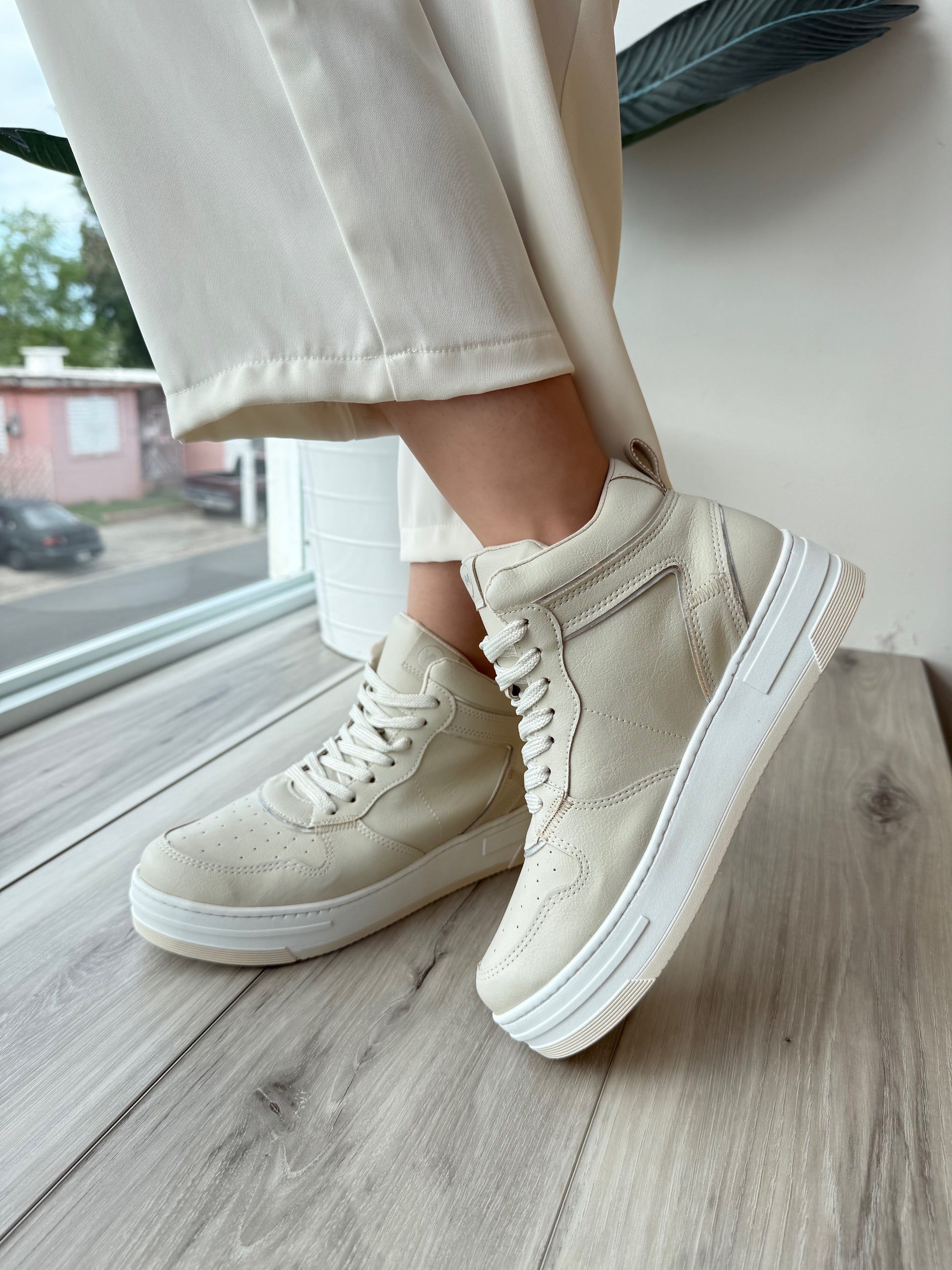 Solen Boot- 4,5,10 - Stela The Shoetique