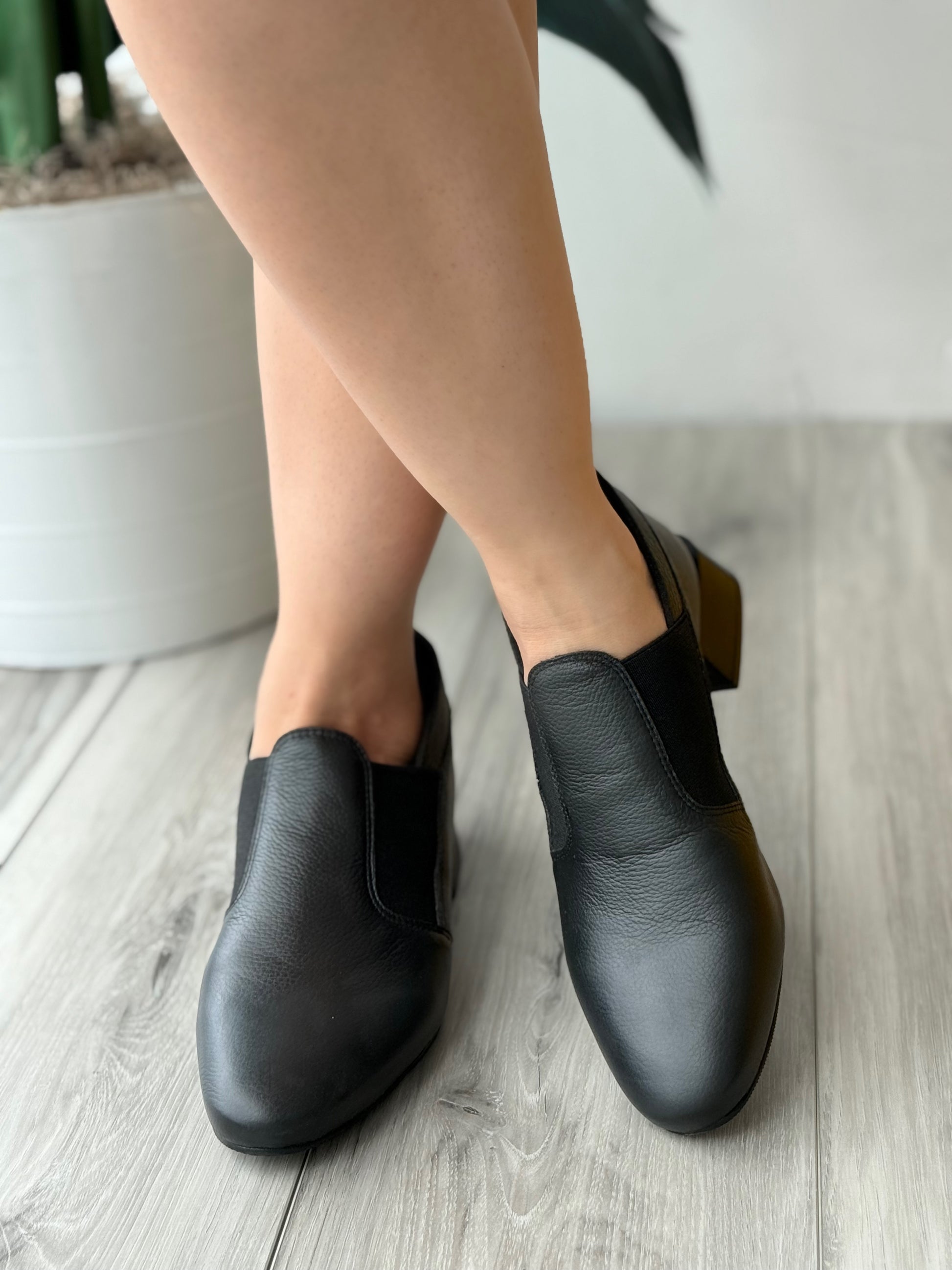 Liora black boot - Stela The Shoetique