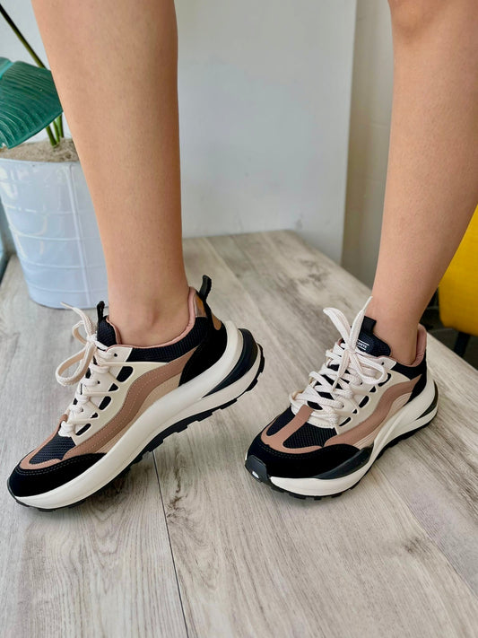 Camelia Sneaker- size 5 - Stela The Shoetique