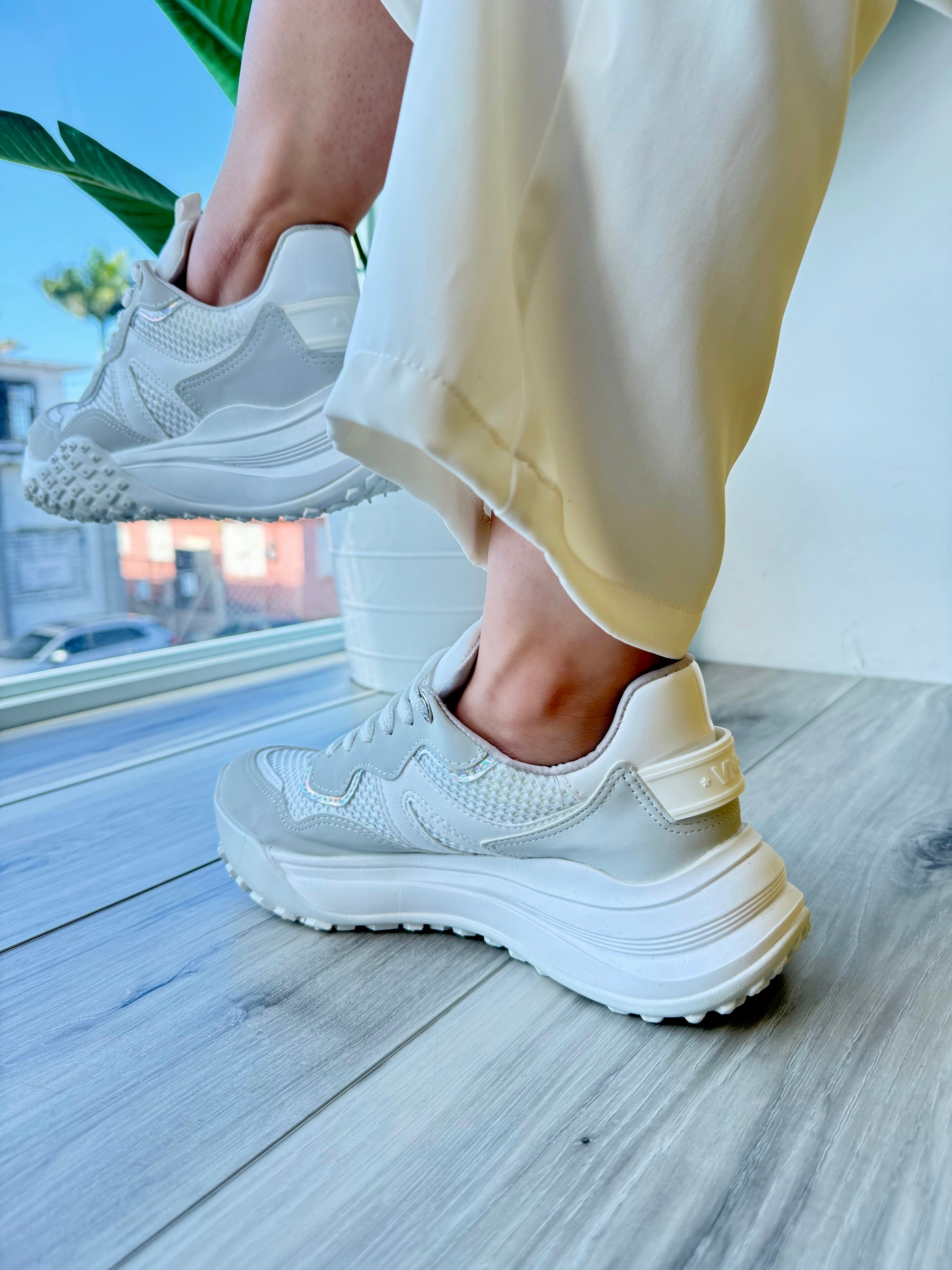 Novo Sneaker- 4,7,8,11 - Stela The Shoetique