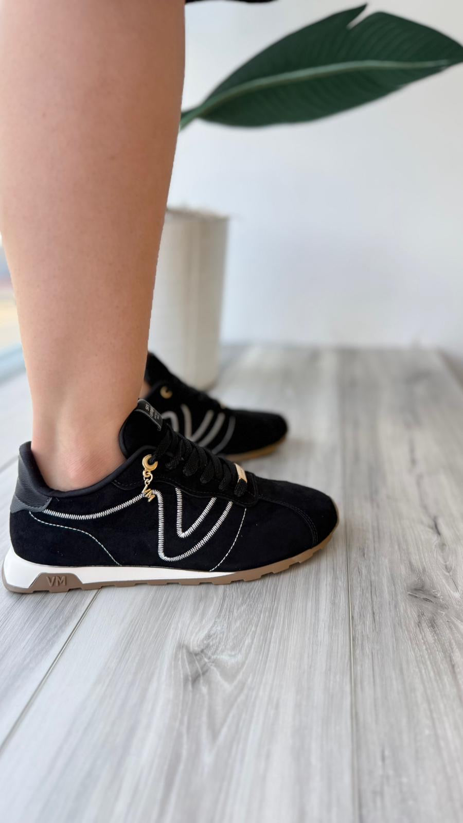 Eduardo black sneaker