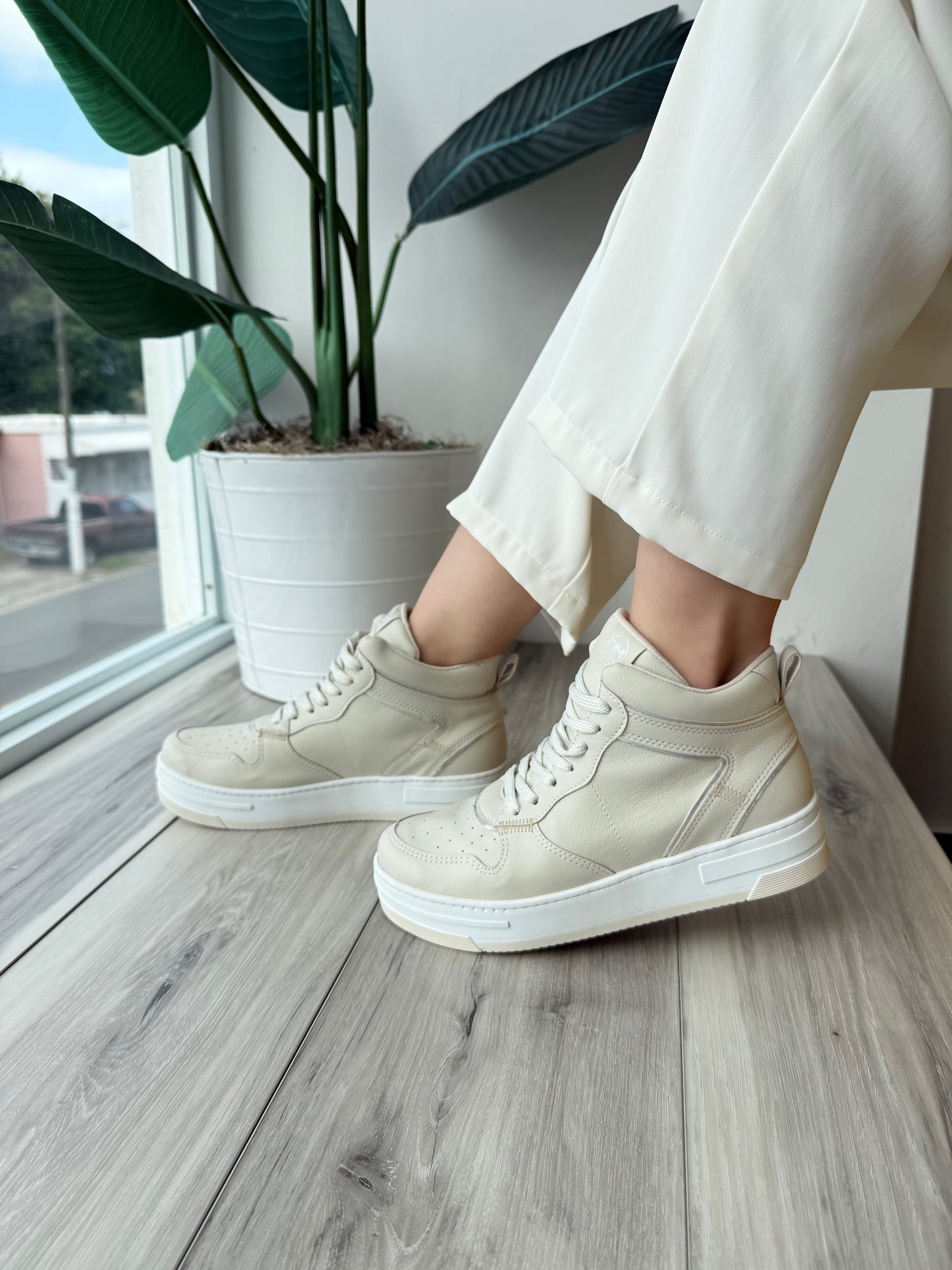 Solen Boot- 4,5,10 - Stela The Shoetique