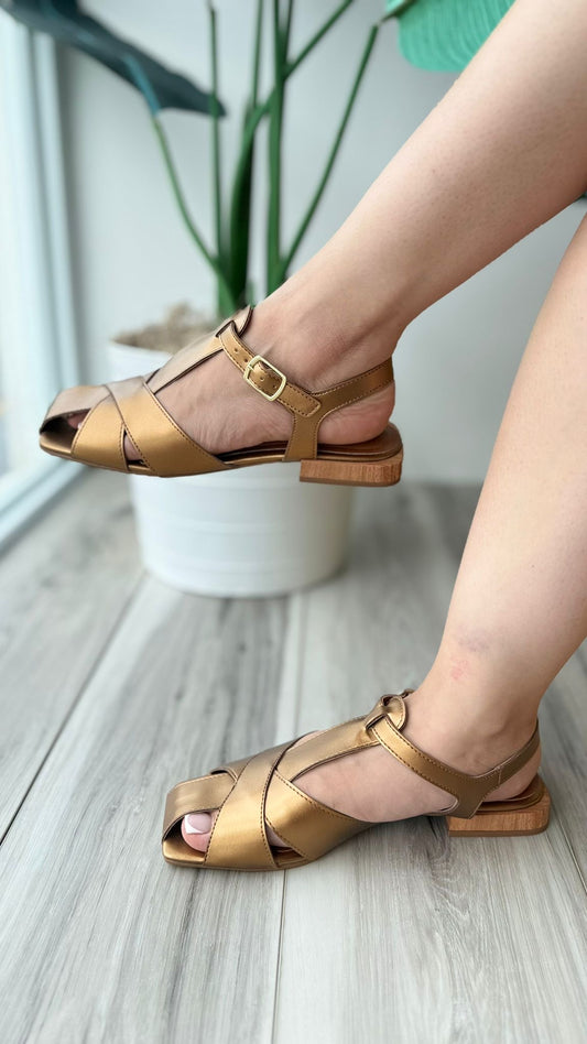 Leocadia bronze
