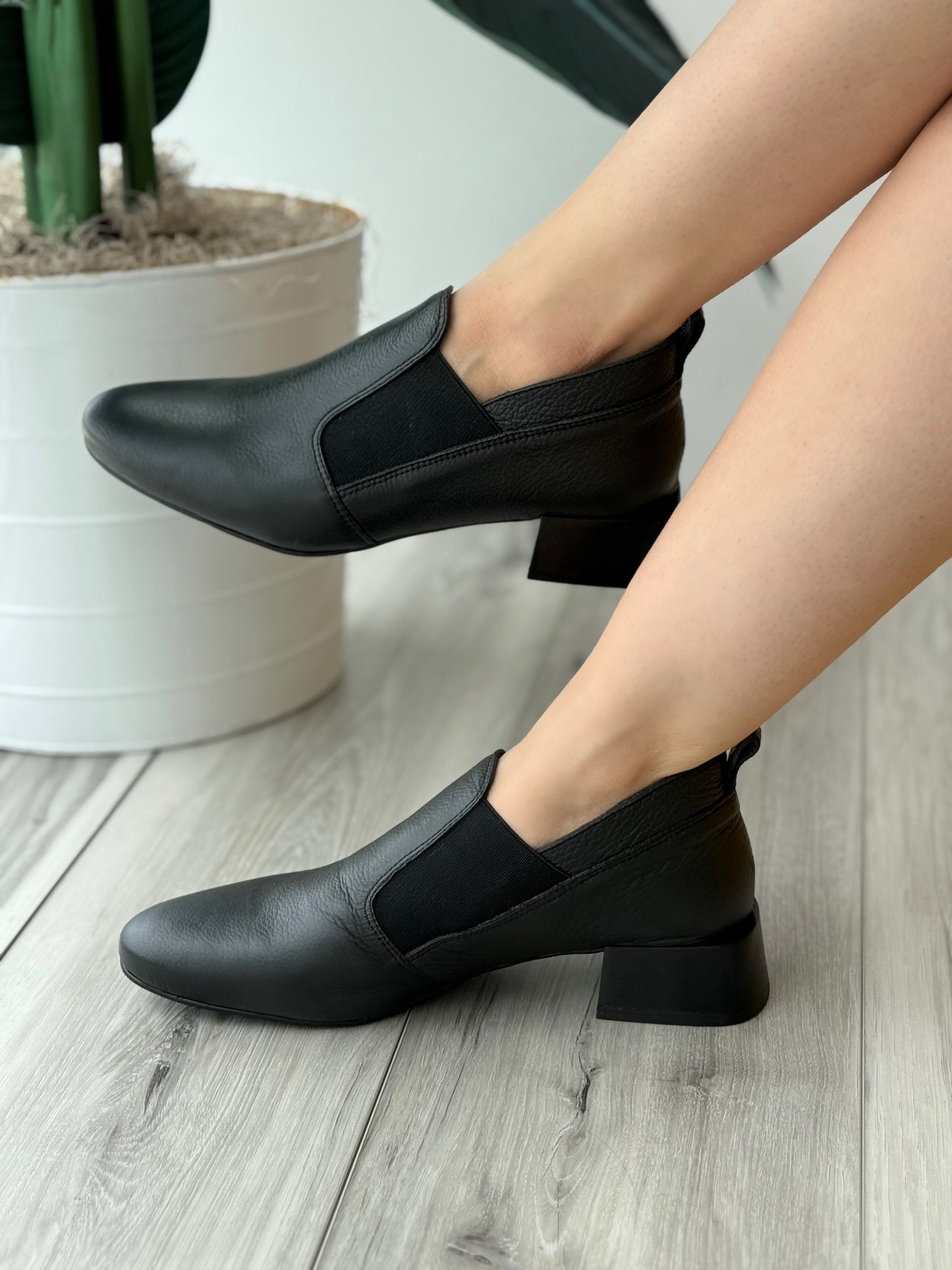 Liora black boot - Stela The Shoetique
