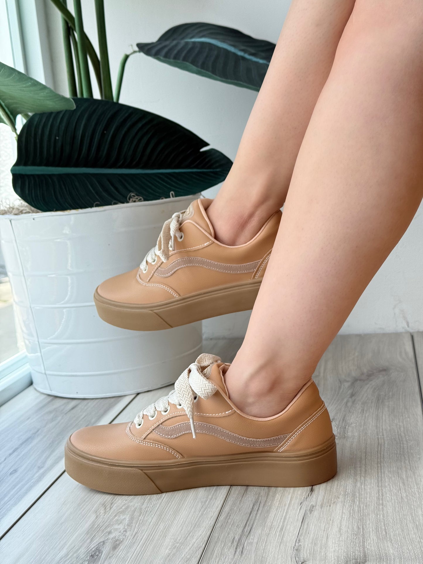 Roberto beige - Stela The Shoetique