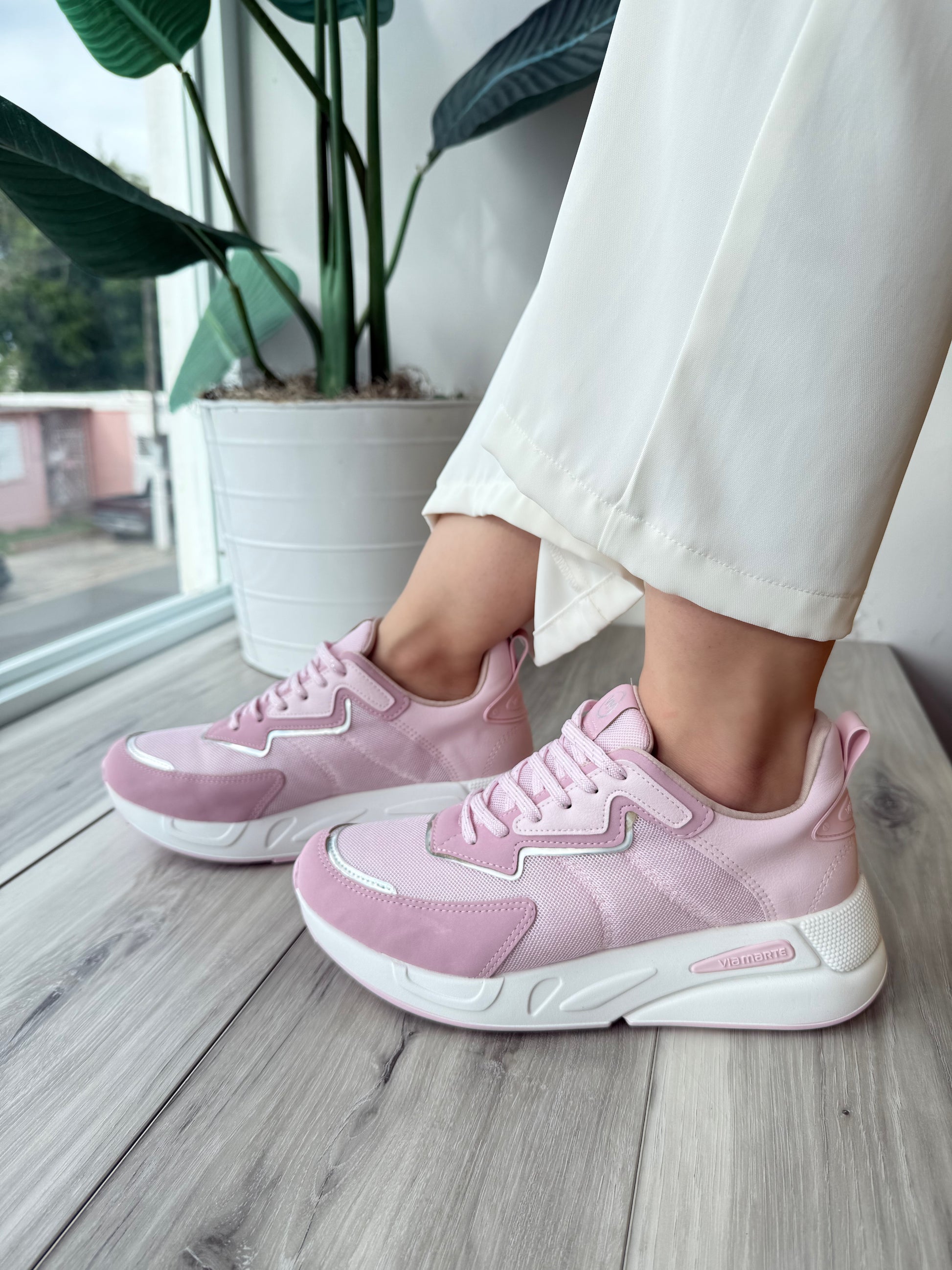 Ambrossia sneaker- 4,5,11 - Stela The Shoetique