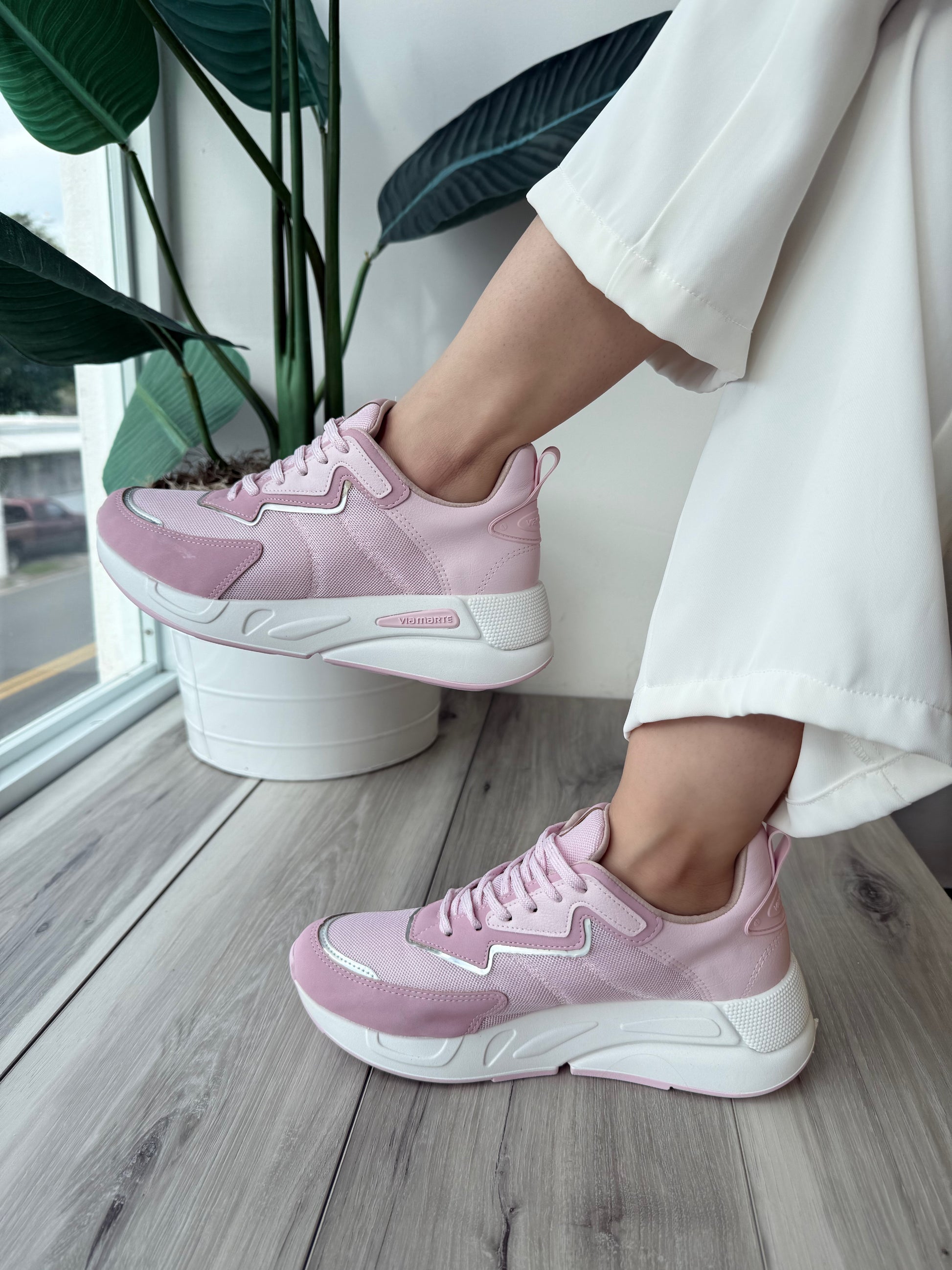 Ambrossia sneaker- 4,5,11 - Stela The Shoetique