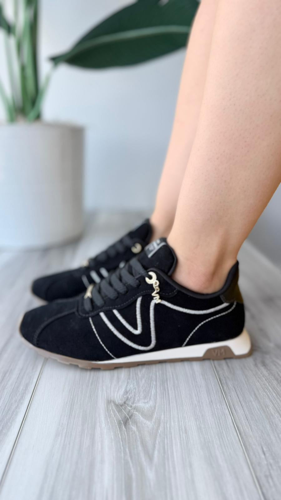 Eduardo black sneaker