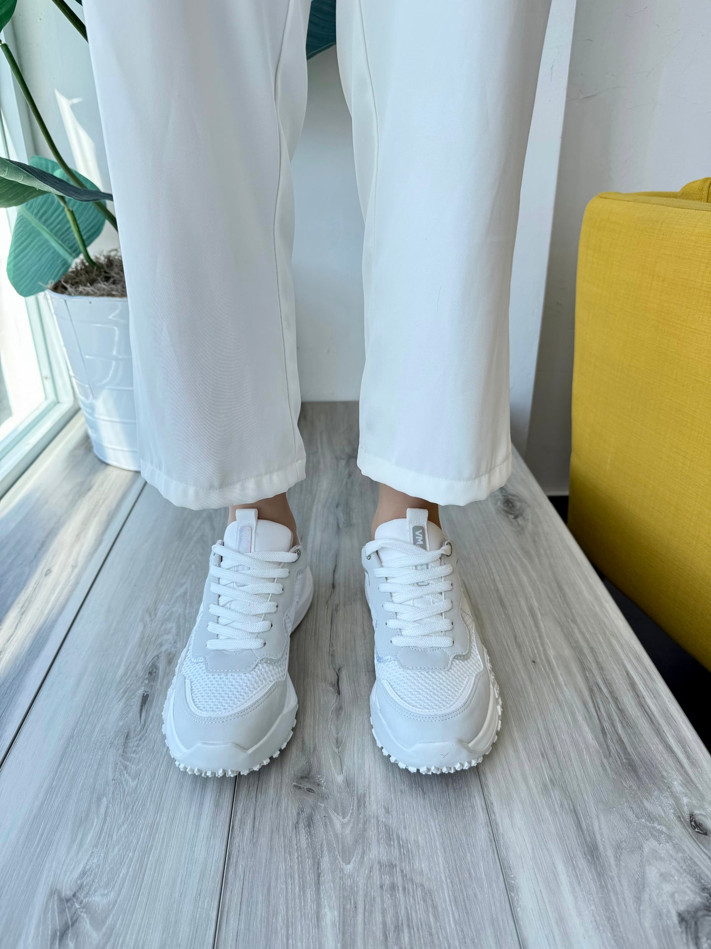 Novo Sneaker- 4,7,8,11 - Stela The Shoetique