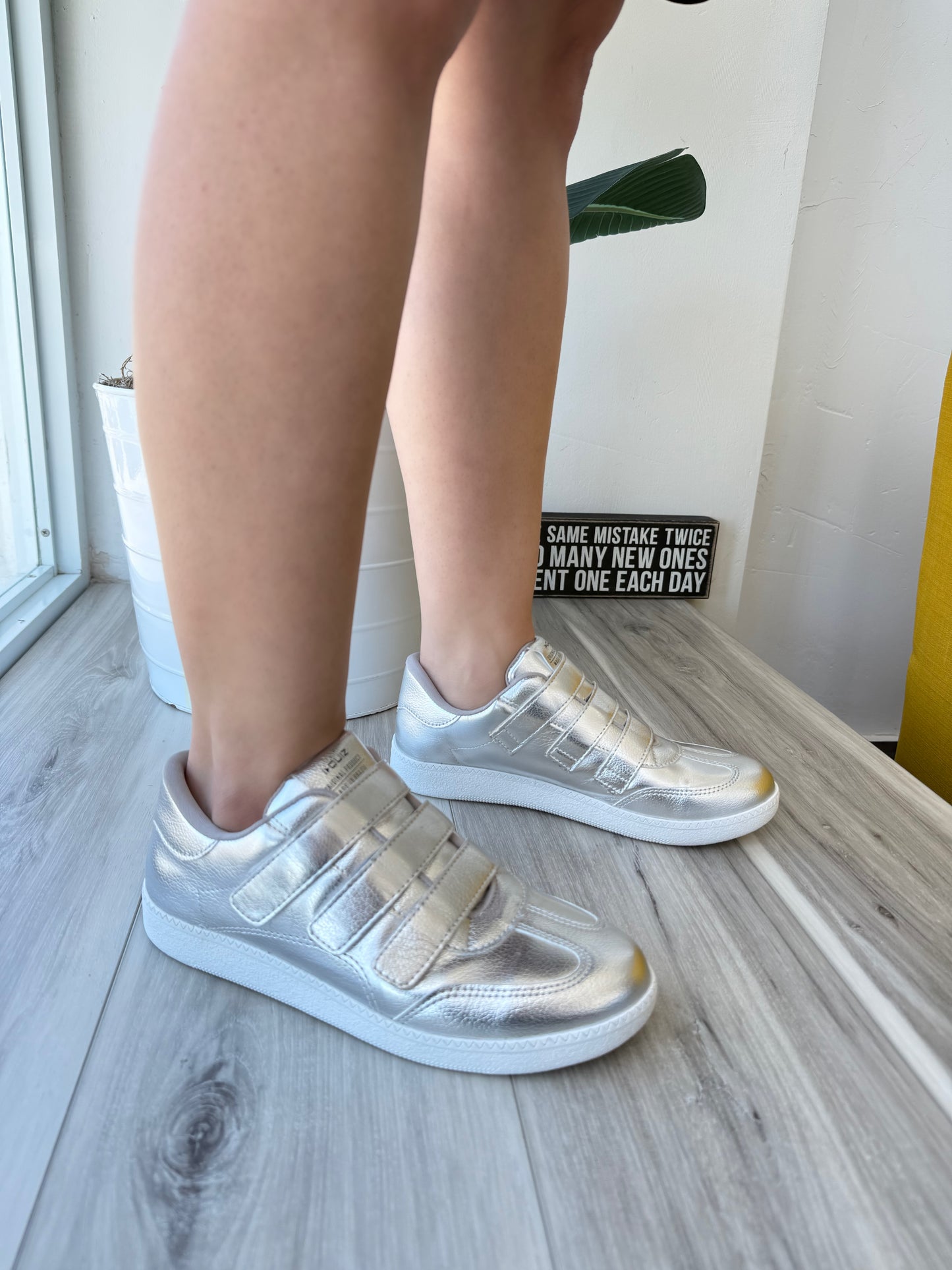 Eira silver sneaker 7,8,9 - Stela The Shoetique