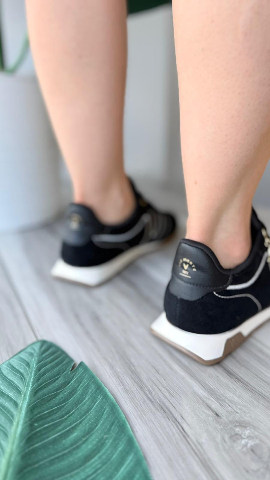 Eduardo black sneaker