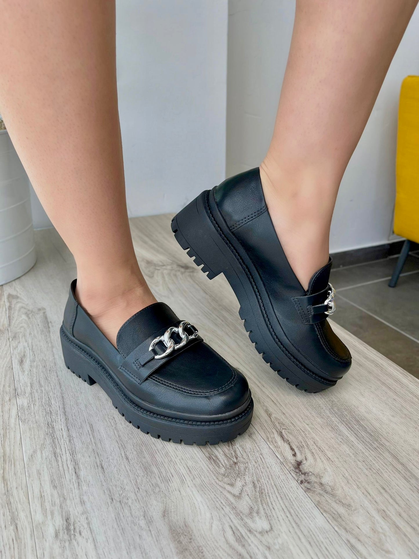 Velma Loafer 5,8,10,11 - Stela The Shoetique