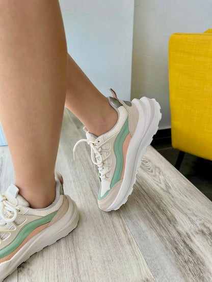 Patty Sneaker size 5 - Stela The Shoetique