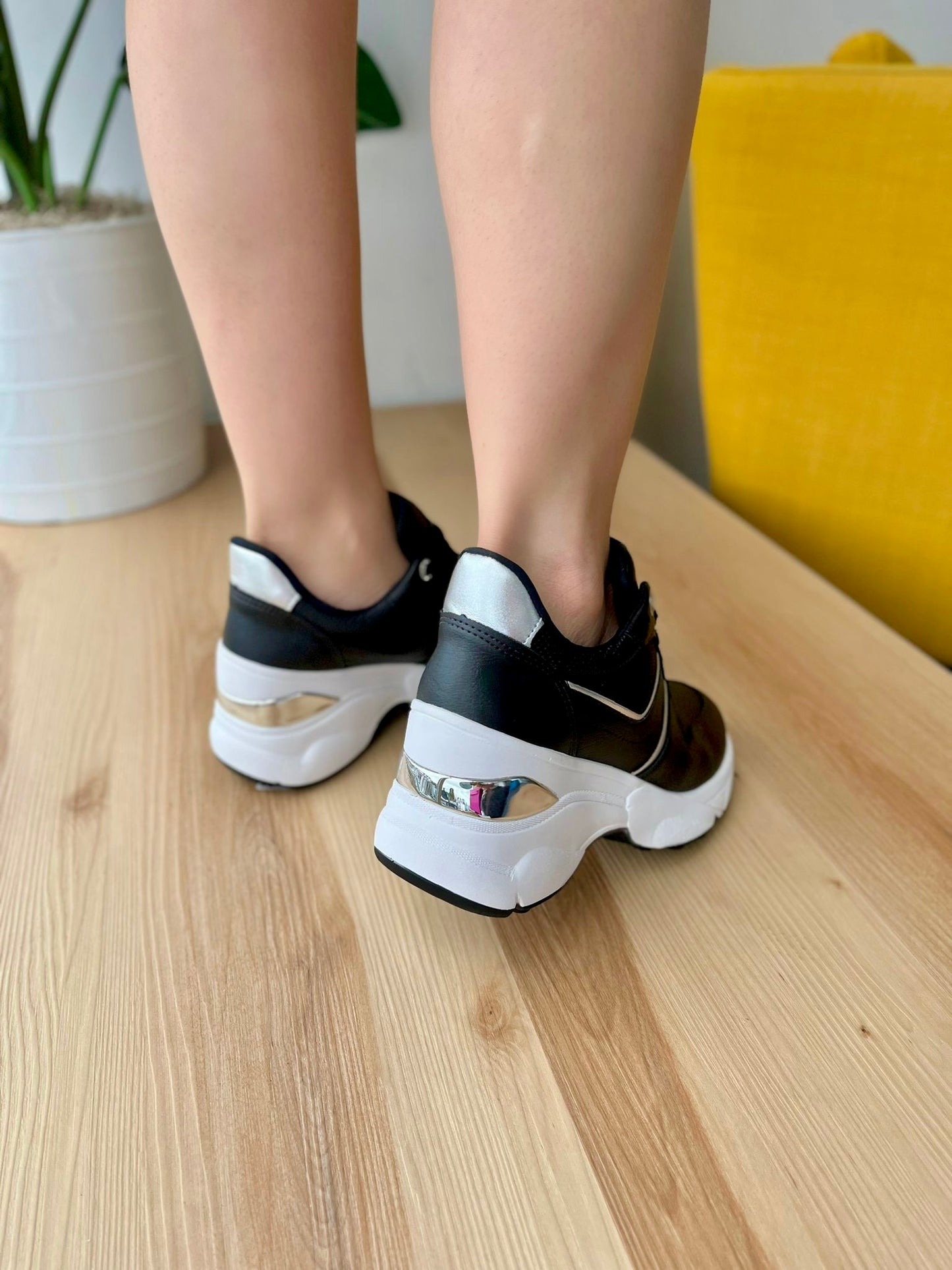 Meli Sneaker-size 4 - Stela The Shoetique