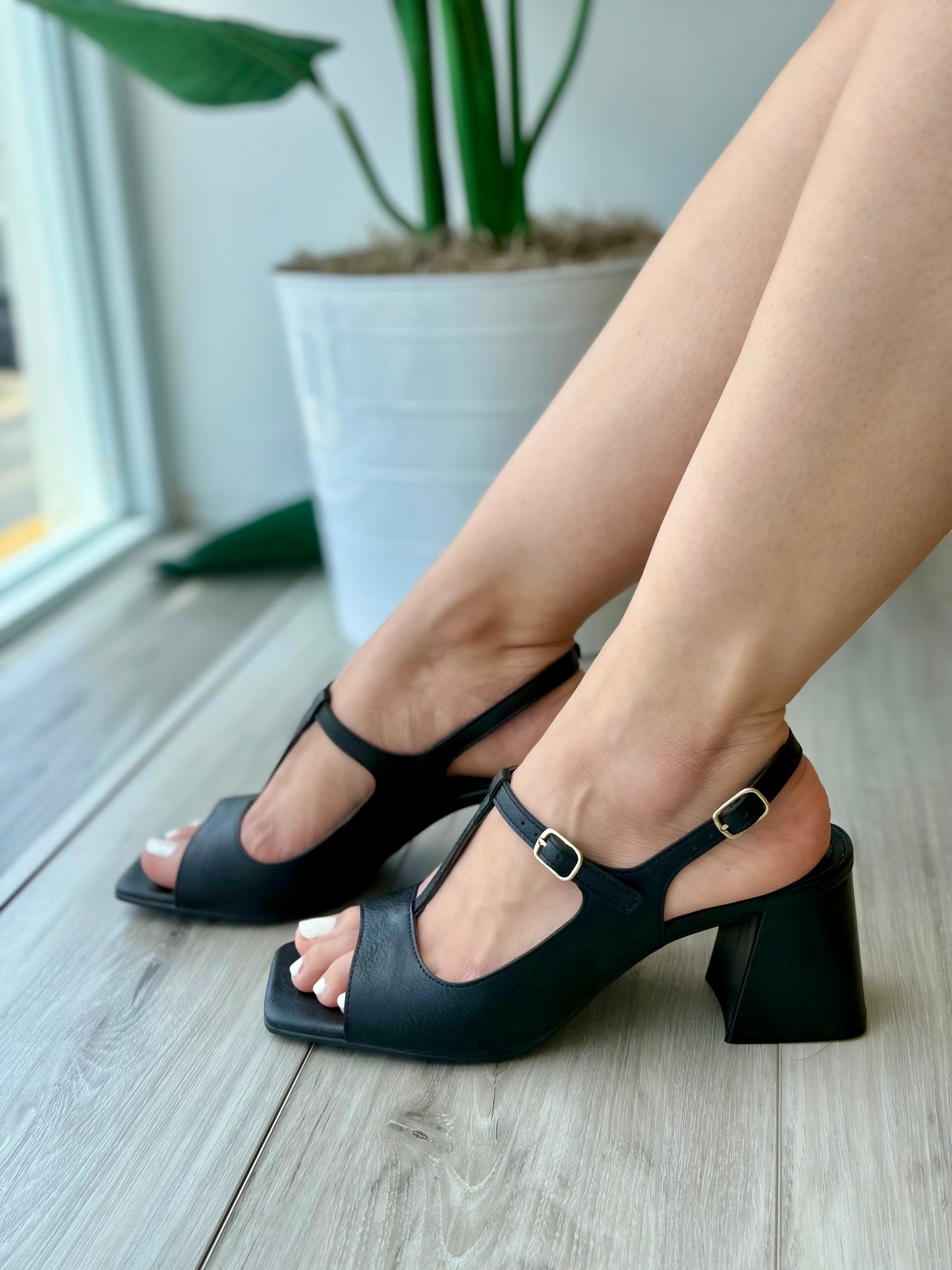 Amalia black 5,9