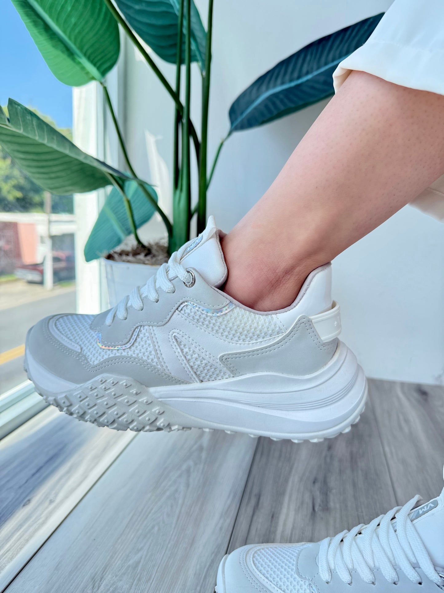 Novo Sneaker- 4,7,8,11 - Stela The Shoetique