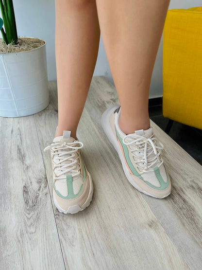 Patty Sneaker size 5 - Stela The Shoetique