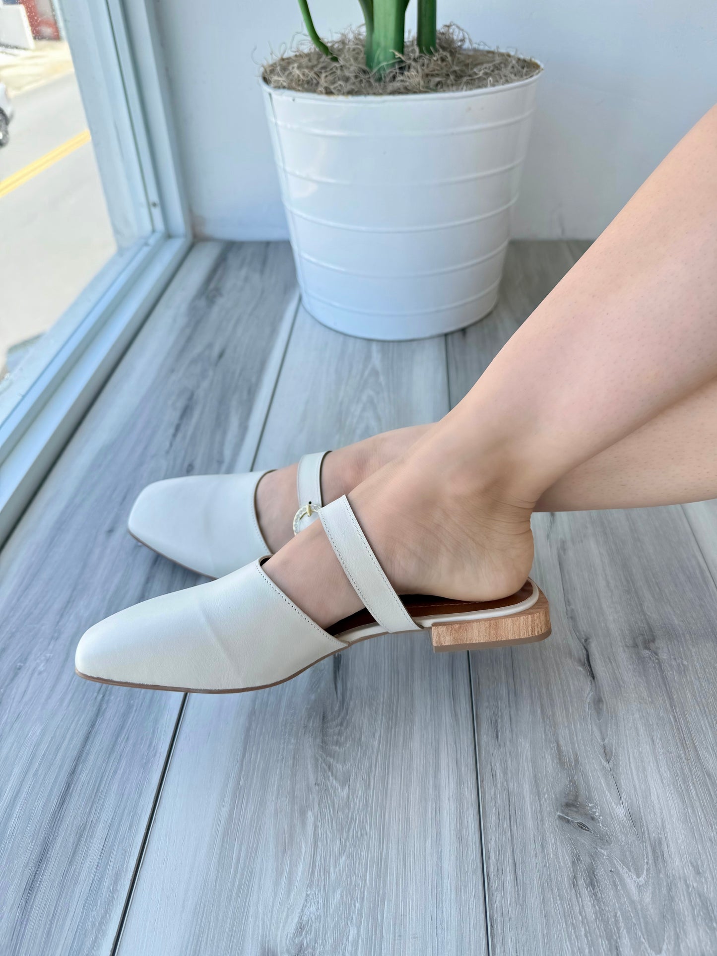 Emiliana Off White 9 - Stela The Shoetique