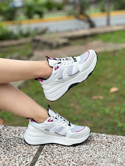 Triana Sneaker 4,5,6,9,11 - Stela The Shoetique