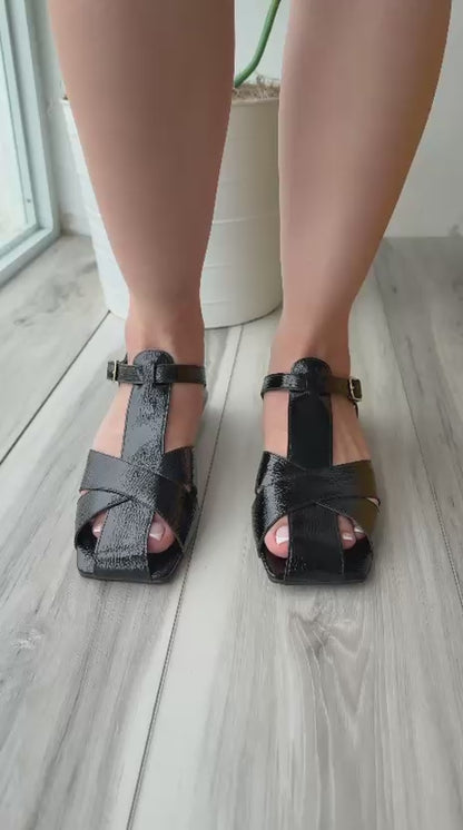 Leocadia black