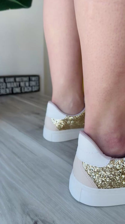 Flora off white sneaker